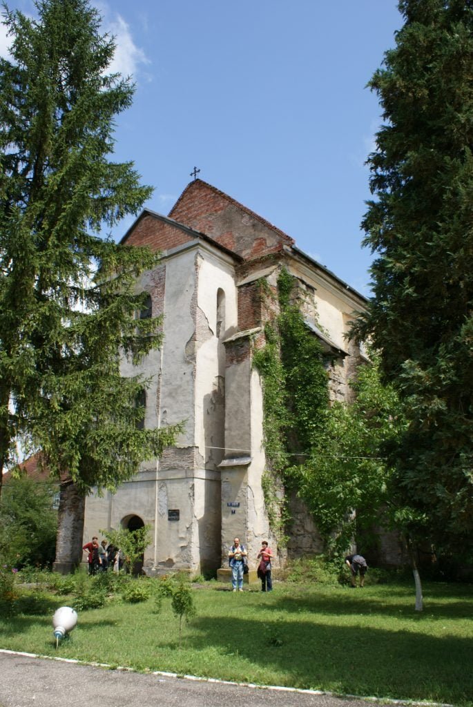 biserica manastirii franciscane din baia de cris