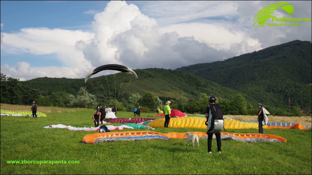 lectii de zbor cu parapanta la clopotiva