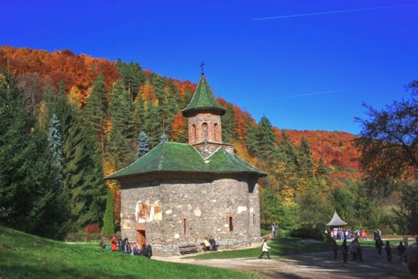 obiective turistice din judetul Hunedoara manastirea prislop