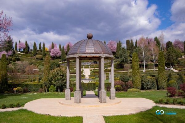 obiective turistice deva si imprejurimi i giardini di zoe