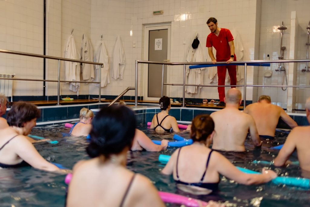 piscina interioara vata bai