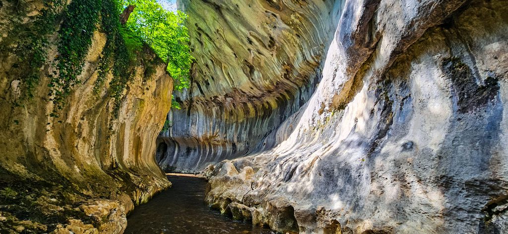 cheile banitei parcul natural gradistea muncelului cioclovina top obiective turistice județul hunedoara