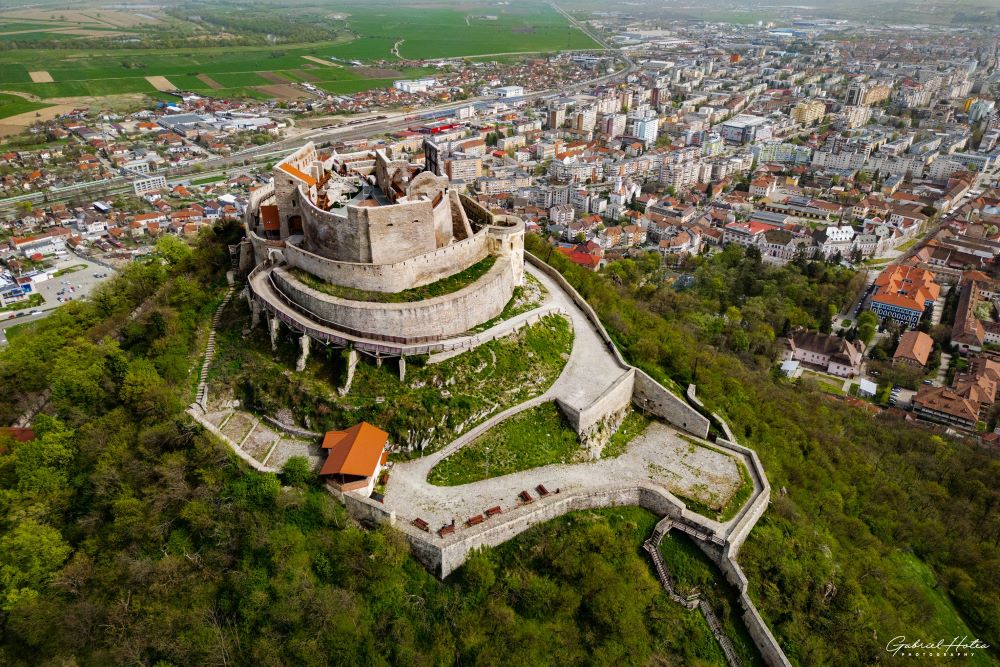 cetatea deva top obiective turistice din judetul hunedoara